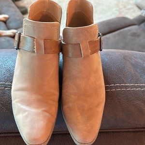 Wonderly Ankle Boots